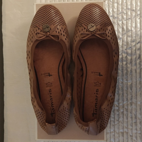 Tamaris flats, size 10 - Picture 2 of 3